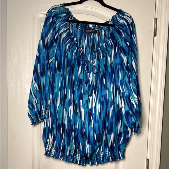 Jones New York Tops - Jones New York Signature Woman Blue and White Patterned Blouse Size 3X